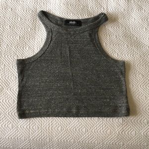 Lulu’s grey crop top